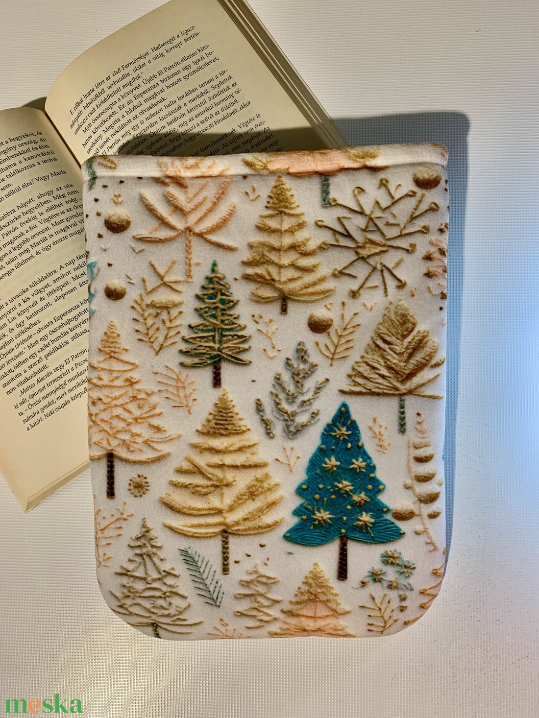  Készleten! Könyvtok - Karácsonyfák mintás ebook tok, tablet tok - könyv & zene - könyvtok - Meska.hu