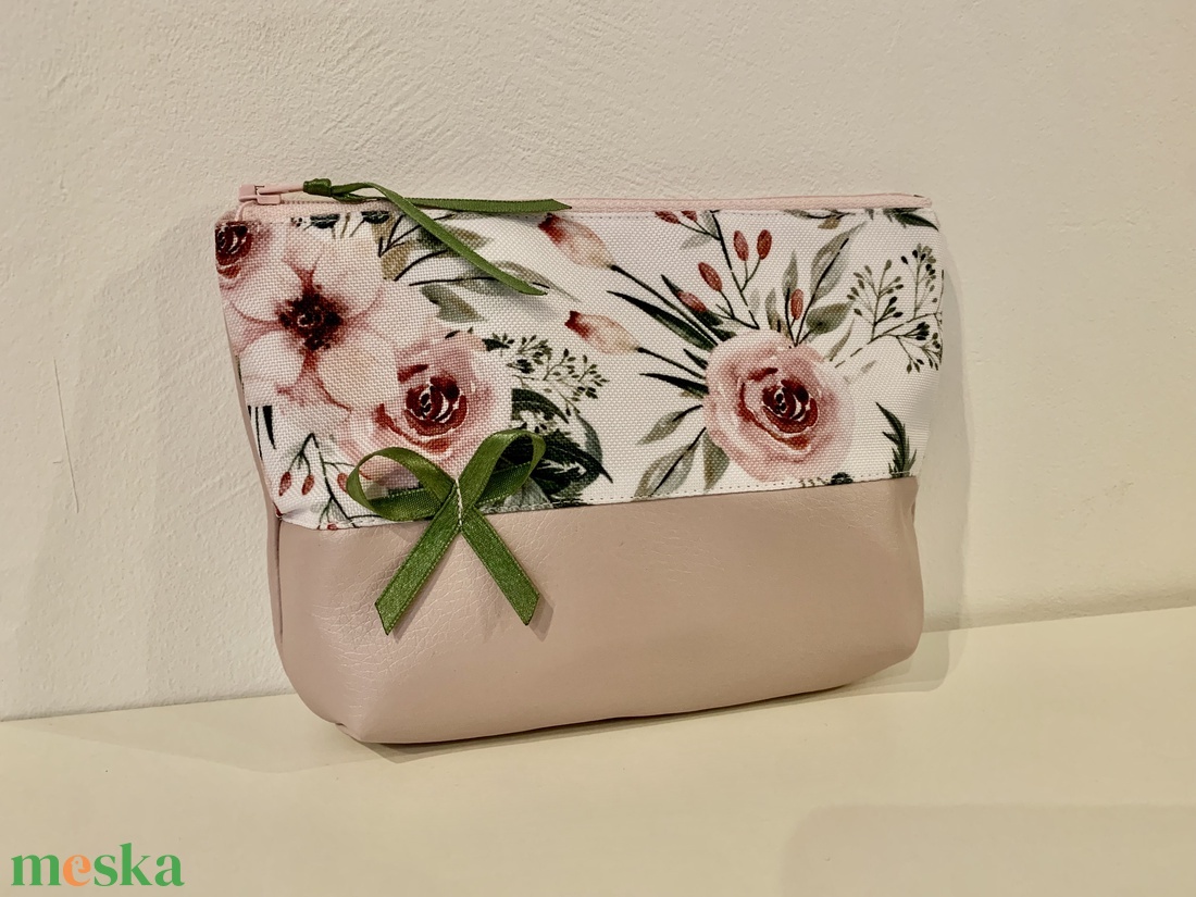  Púderrózsaszín rózsa mintás neszesszer, irattartó, pipere tároló, textil tároló - táska & tok - neszesszer - Meska.hu