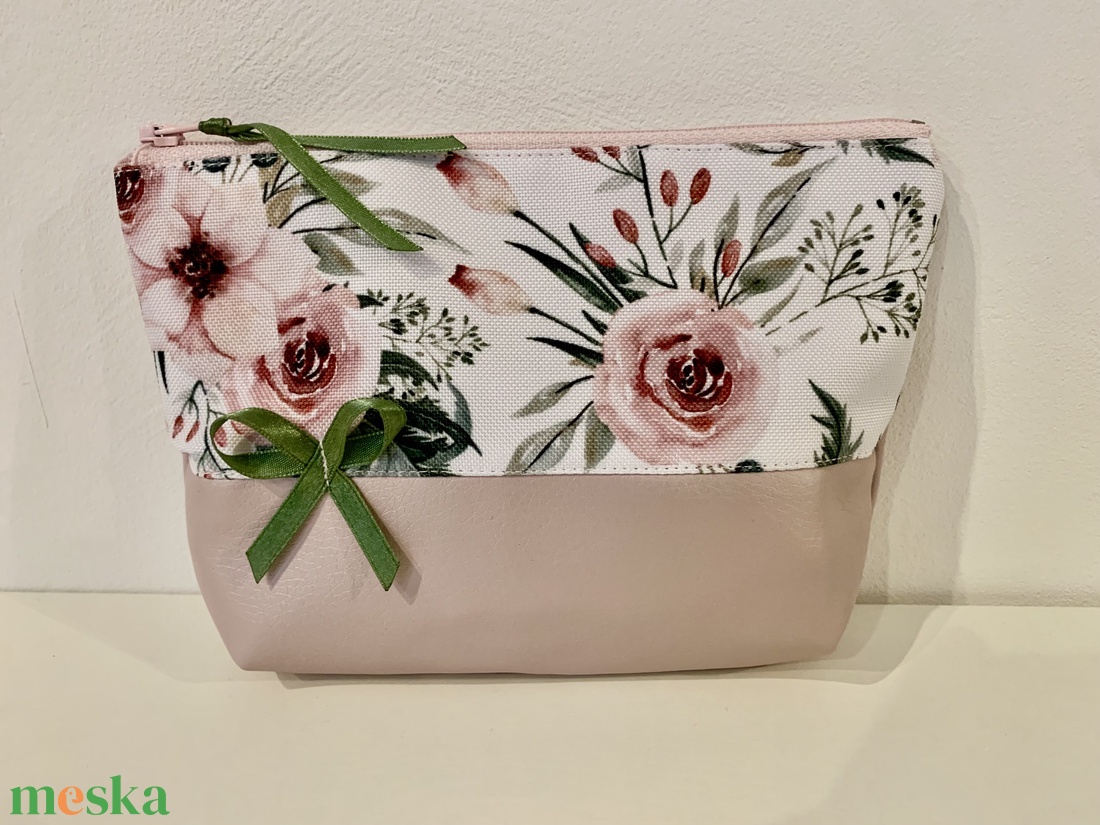  Púderrózsaszín rózsa mintás neszesszer, irattartó, pipere tároló, textil tároló - táska & tok - neszesszer - Meska.hu