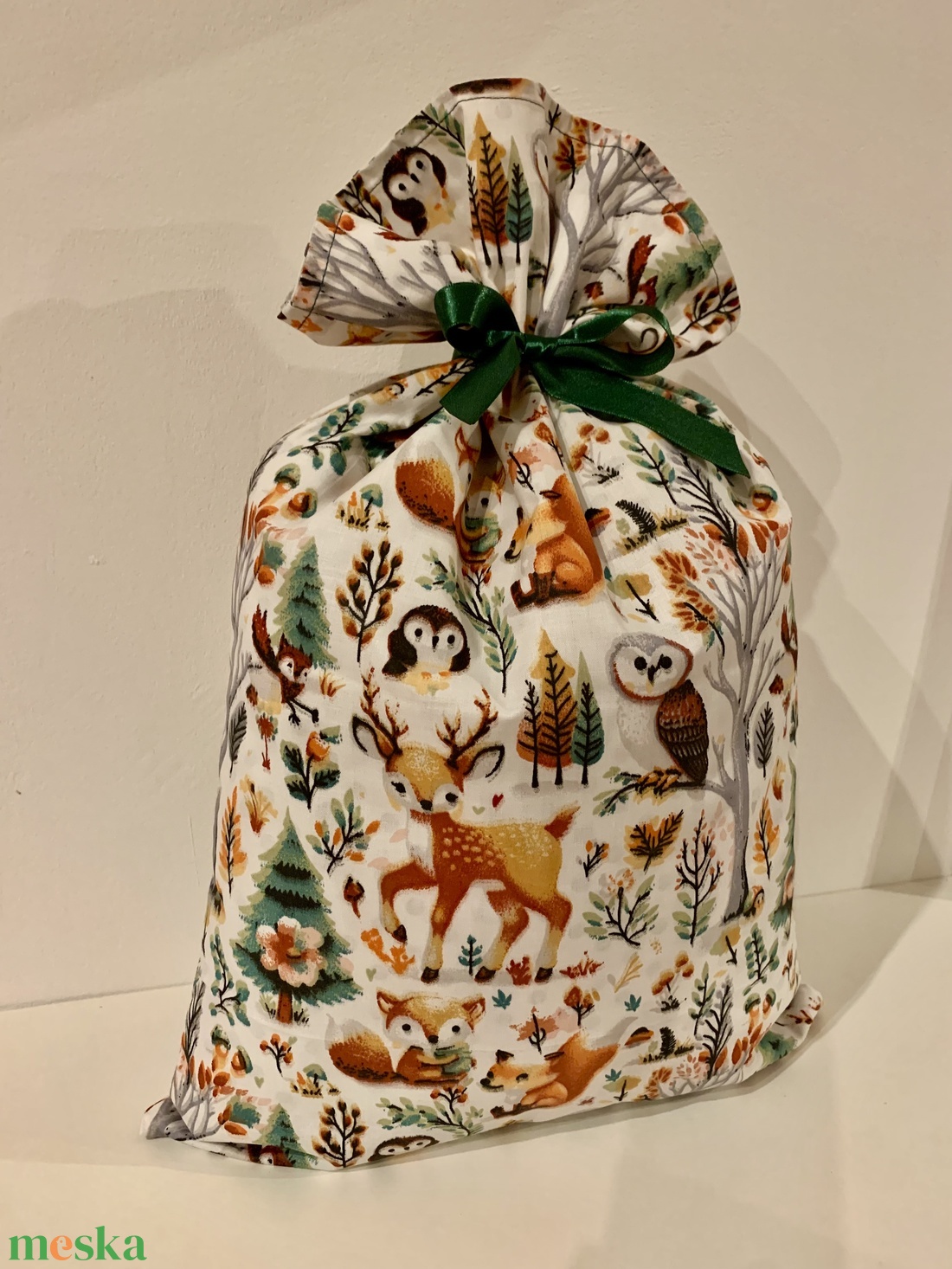 Készleten! Bélelt, karácsonyfa mintás ajándékátadó textil zsák - karácsony - karácsonyi ajándékozás - karácsonyi ajándékcsomagolás - Meska.hu