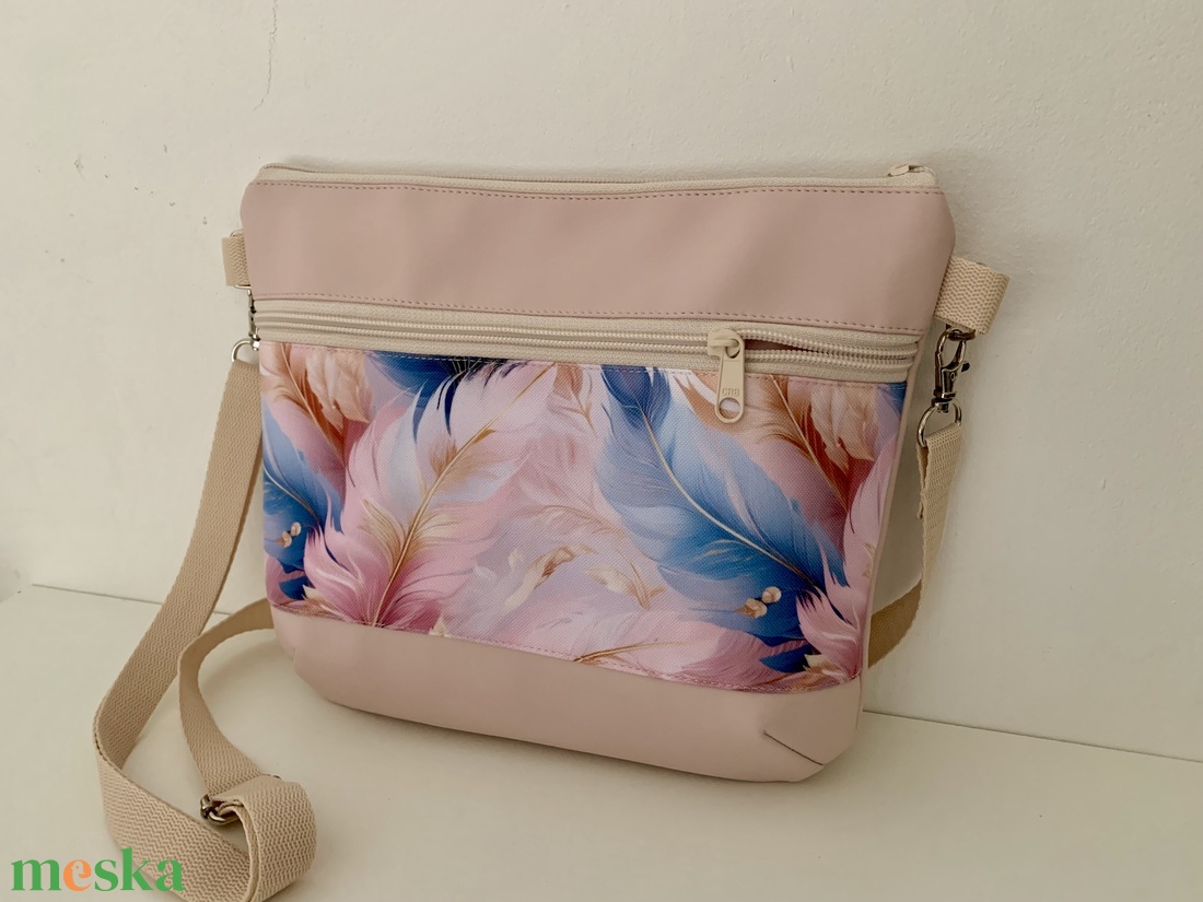  Crossbody Szépséges pasztell pihe toll mintás, válltáska/keresztpántos táska/ oldaltáska, Rózsaszín-Párizs - táska & tok - kézitáska & válltáska - vállon átvethető táska - Meska.hu