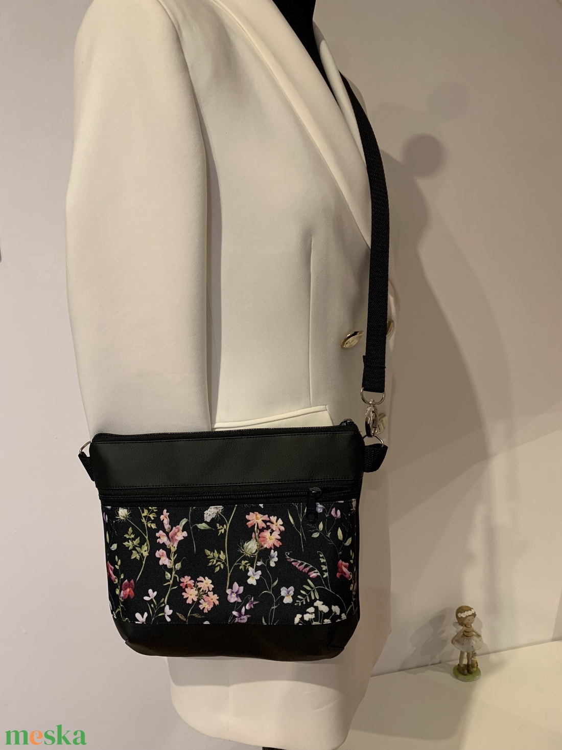 Tátika virág mintás crossbody / válltáska/ keresztpántos táska/ oldaltáska - táska & tok - kézitáska & válltáska - vállon átvethető táska - Meska.hu