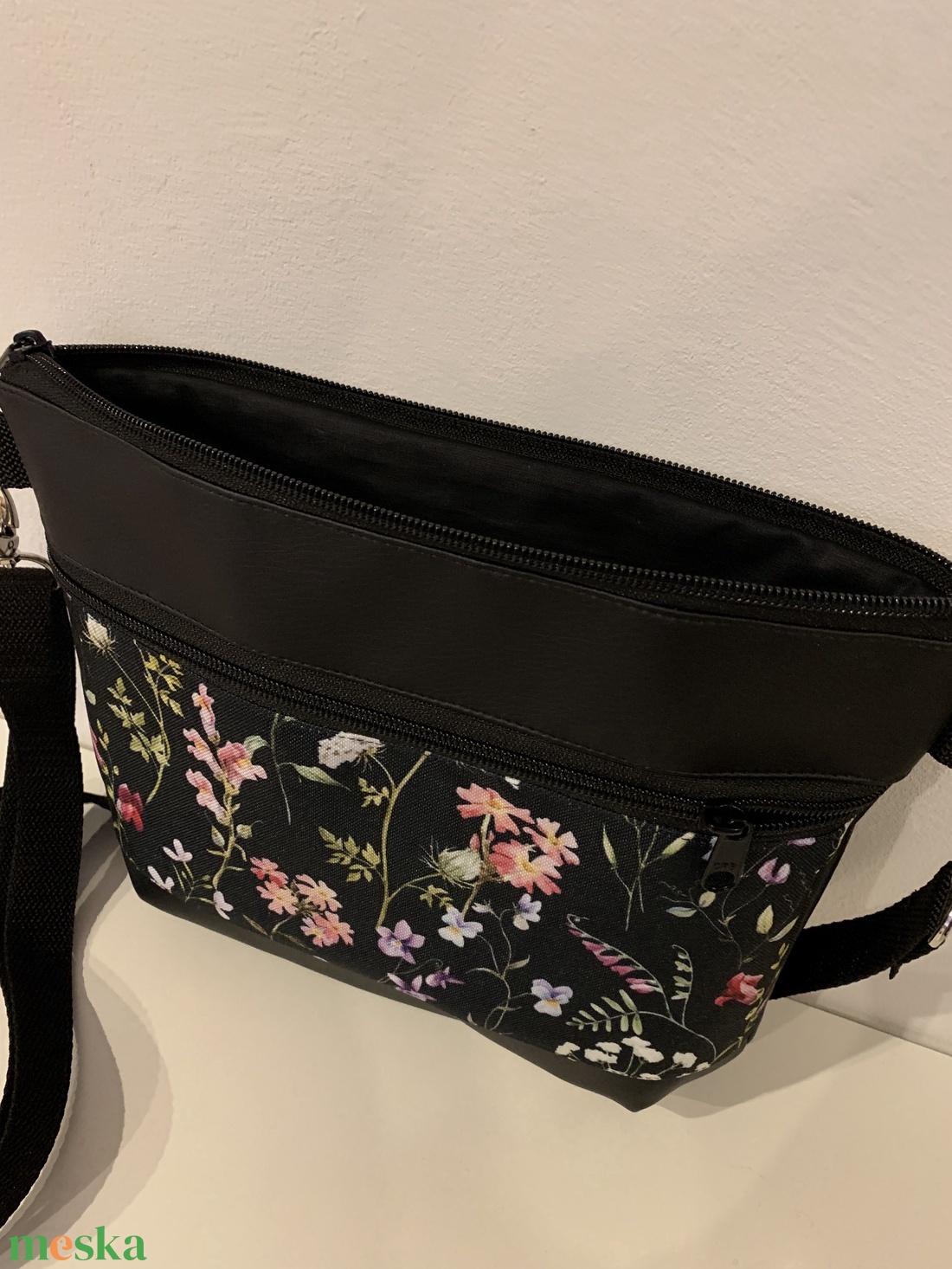 Tátika virág mintás crossbody / válltáska/ keresztpántos táska/ oldaltáska - táska & tok - kézitáska & válltáska - vállon átvethető táska - Meska.hu