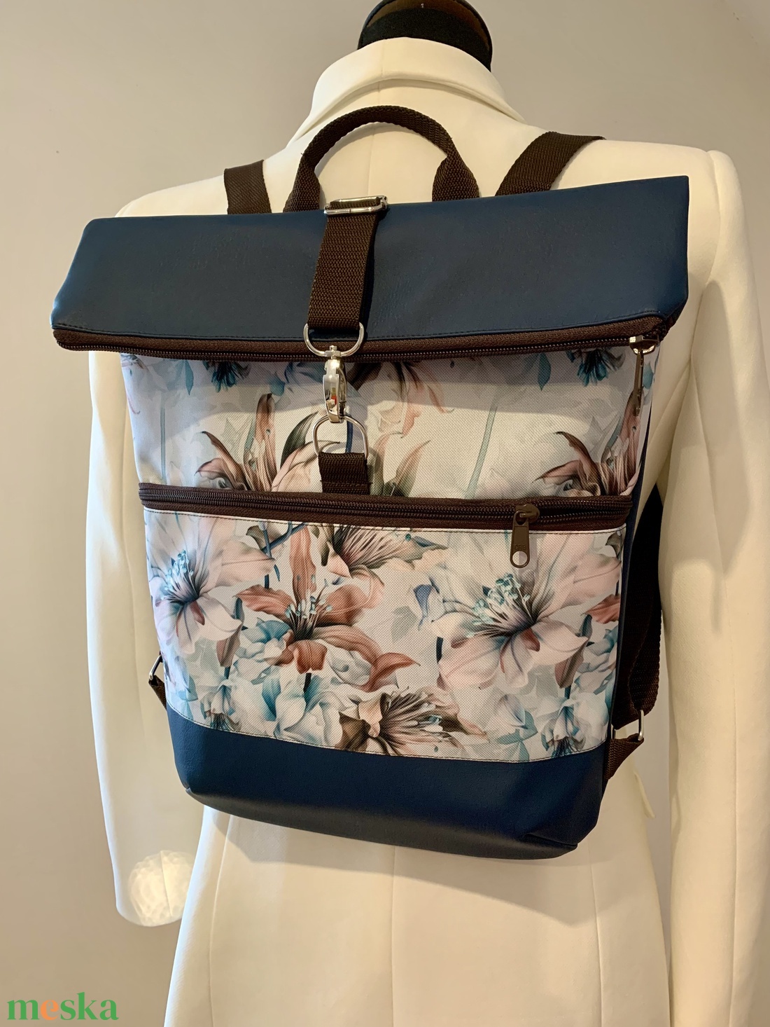 Rolltop Kék-harangvirág mintás -Vízálló-Hátitáska - táska & tok - hátizsák - roll top hátizsák - Meska.hu