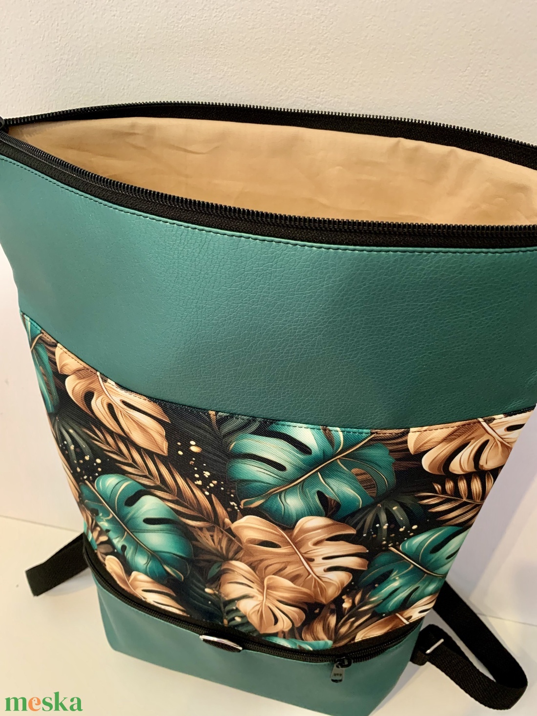 Rolltop Zöld-leveles-Vízálló-Hátizsák-Hátitáska  - táska & tok - hátizsák - roll top hátizsák - Meska.hu