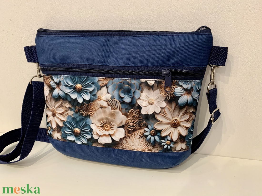  Crossbody Kék-virág mintás válltáska/ keresztpántos táska/ oldaltáska             - táska & tok - kézitáska & válltáska - vállon átvethető táska - Meska.hu
