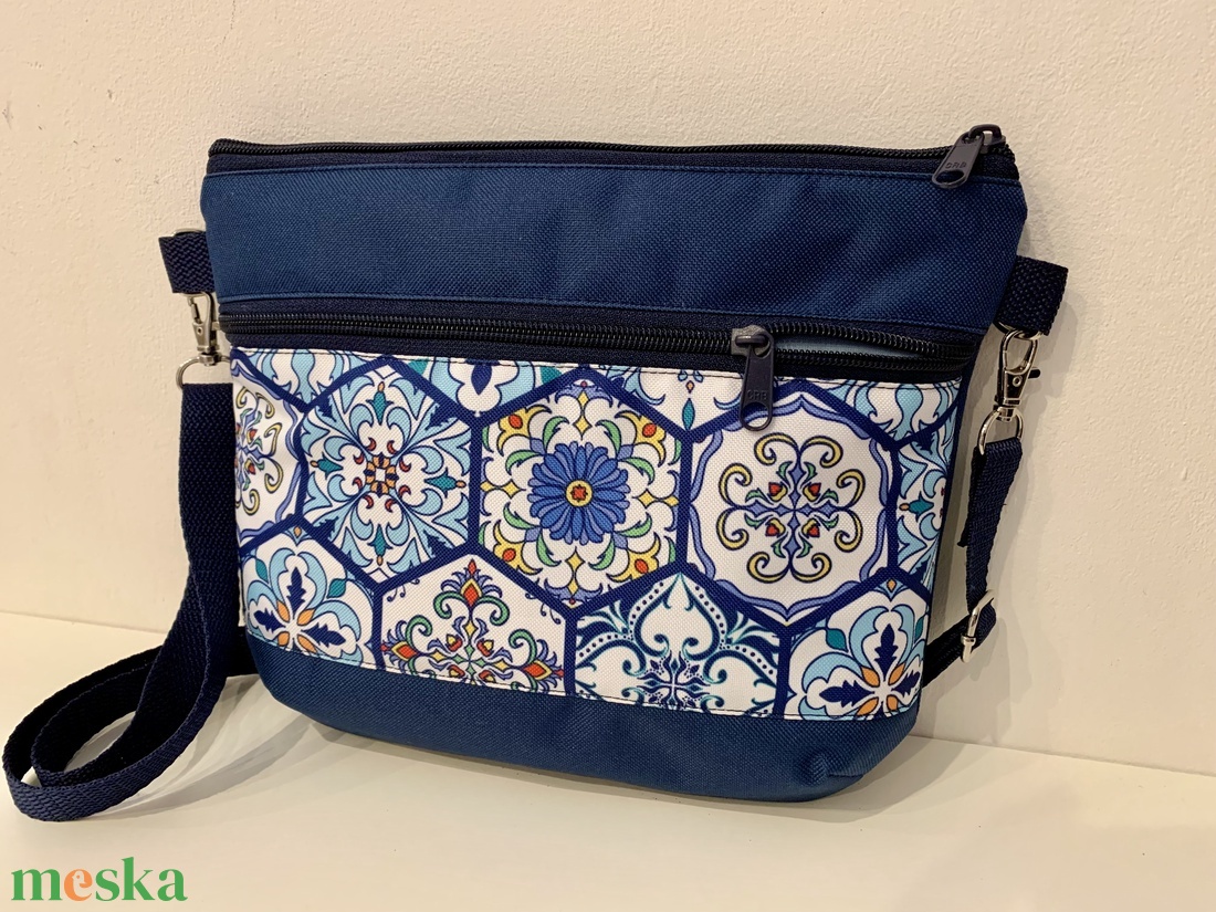  Crossbody Portugál csempe mintás válltáska/ keresztpántos táska/ oldaltáska             - táska & tok - kézitáska & válltáska - vállon átvethető táska - Meska.hu