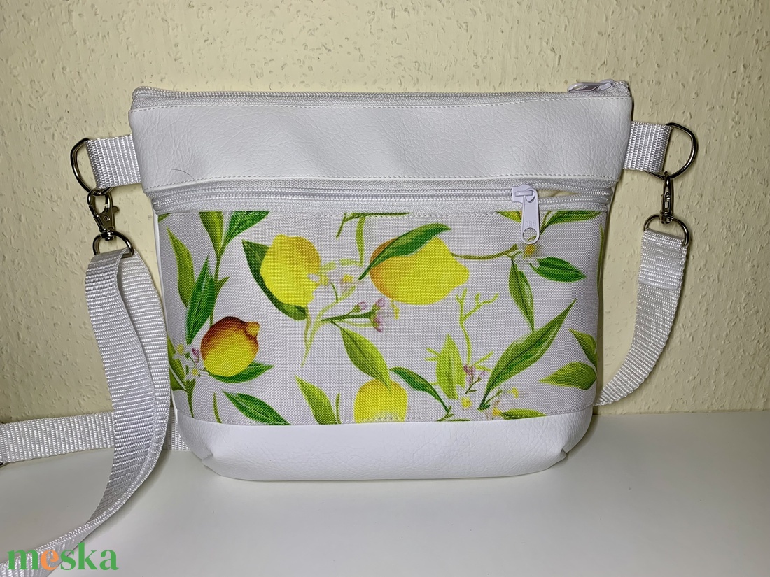 Citrom mintás nyári crossbody /válltáska/ keresztpántos táska/ oldaltáska - táska & tok - kézitáska & válltáska - vállon átvethető táska - Meska.hu