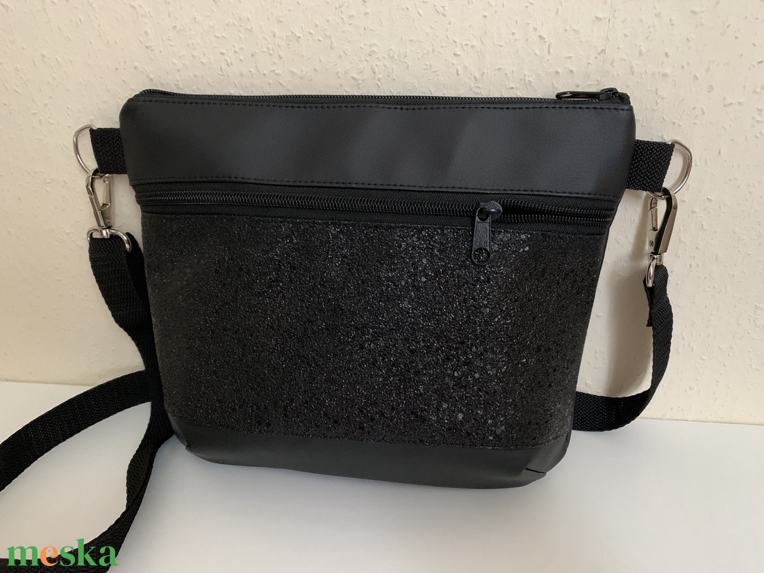 Elegáns fekete textilbőr crossbody / válltáska/ keresztpántos táska/ oldaltáska - táska & tok - kézitáska & válltáska - vállon átvethető táska - Meska.hu