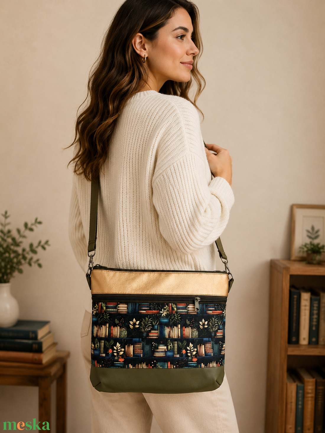 Vállon átvethető táska-cross body-Könyv mintás  - táska & tok - kézitáska & válltáska - vállon átvethető táska - Meska.hu