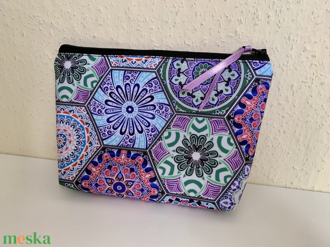 Padlizsán mozaik mintás neszesszer, irattartó, pipere tároló, textil tároló - táska & tok - neszesszer - Meska.hu