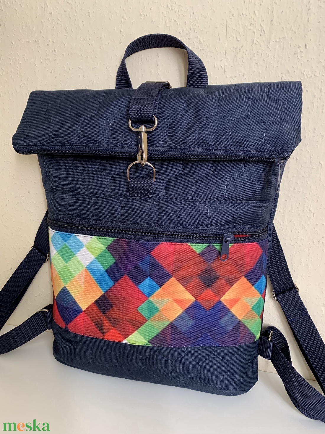 Rolltop őszi színű geometriai mintás-Vízálló-Hátizsák-Hátitáska  - táska & tok - hátizsák - roll top hátizsák - Meska.hu