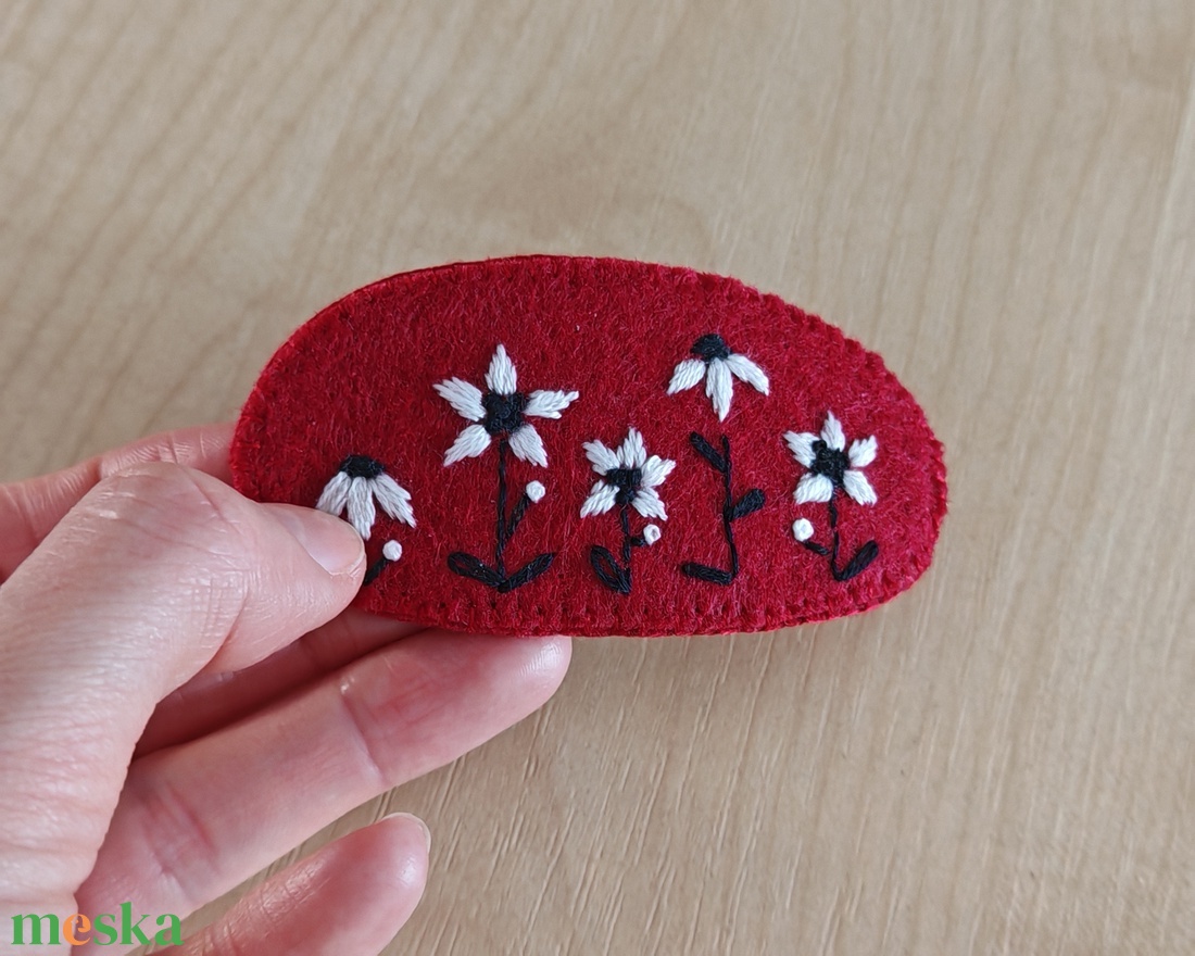 Bordó virágos hajcsat - ruha & divat - hajdísz & hajcsat - hajcsat & hajtű - Meska.hu