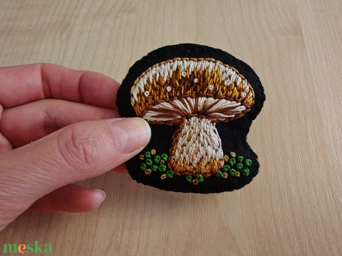 Gomba kitűző - ékszer - kitűző és bross - Meska.hu