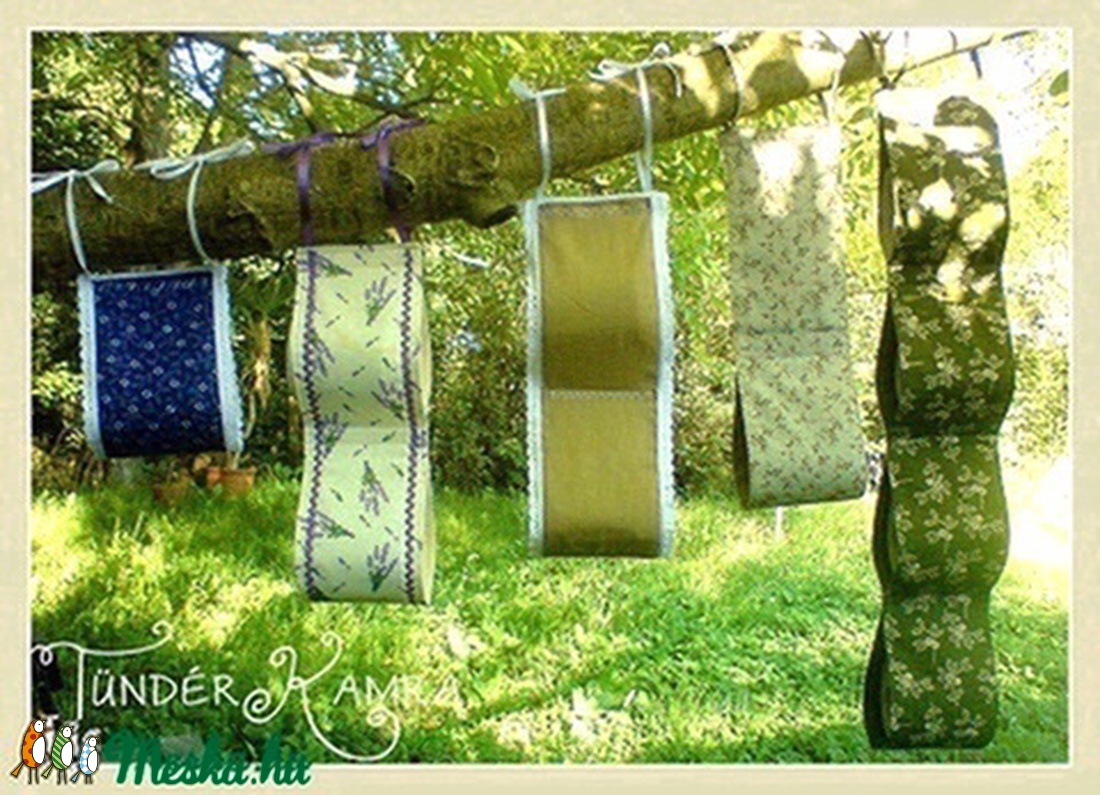 Wc-papír tároló, fali textil tartó, piros indás változatban -  - Meska.hu
