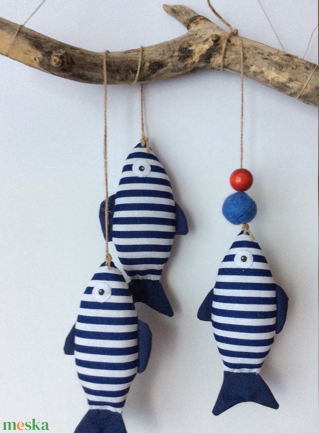 halak matrózruhában,-függeszthető dekoráció - otthon & életmód - dekoráció - fali és függő dekoráció - falra akasztható dekor - Meska.hu