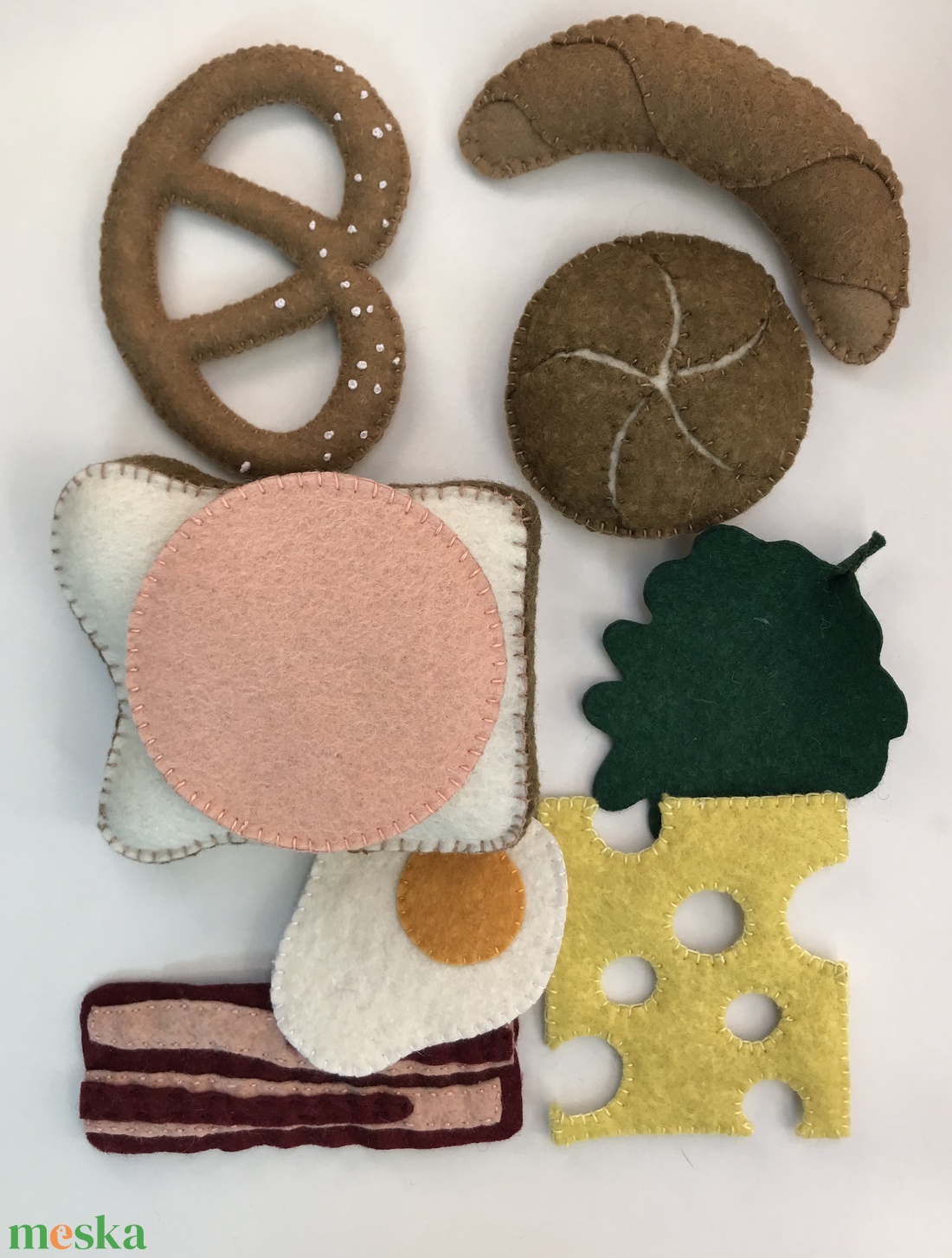 terülj, terülj asztalkám! (kiflivel, zsemlével) - játék & sport - szerepjáték - Meska.hu