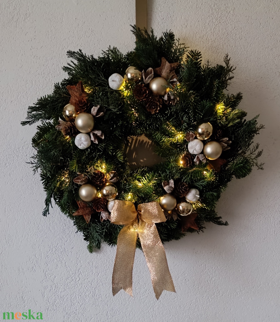 Élőfenyős kopogtató, led világítással - karácsony - adventi díszek - adventi ajtódísz - Meska.hu