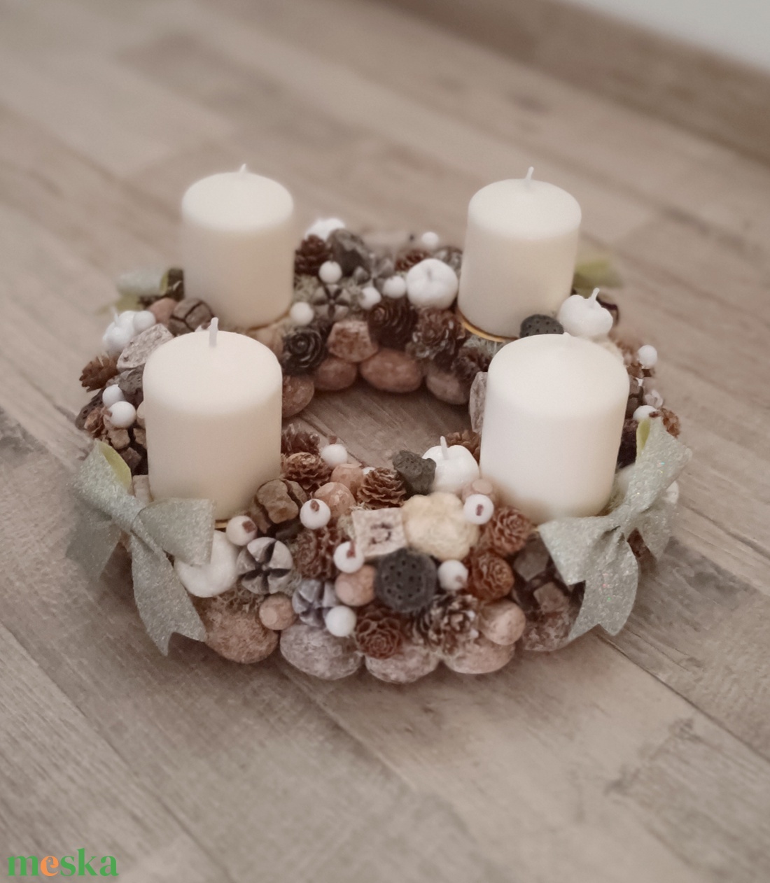 Adventi koszorú fehér színű gyertyákkal - karácsony - adventi díszek - adventi koszorú - Meska.hu
