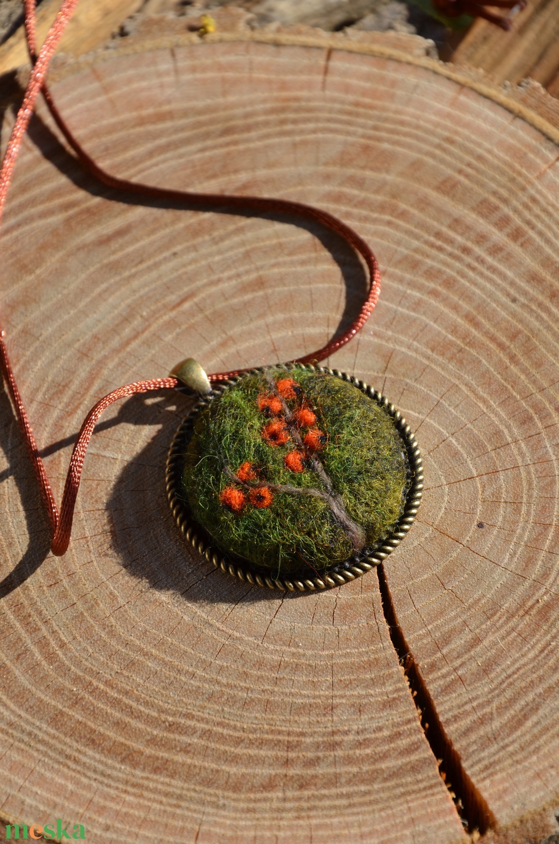 Nemez nyaklánc ( homoktövis) - ékszer - nyaklánc - medálos nyaklánc - Meska.hu