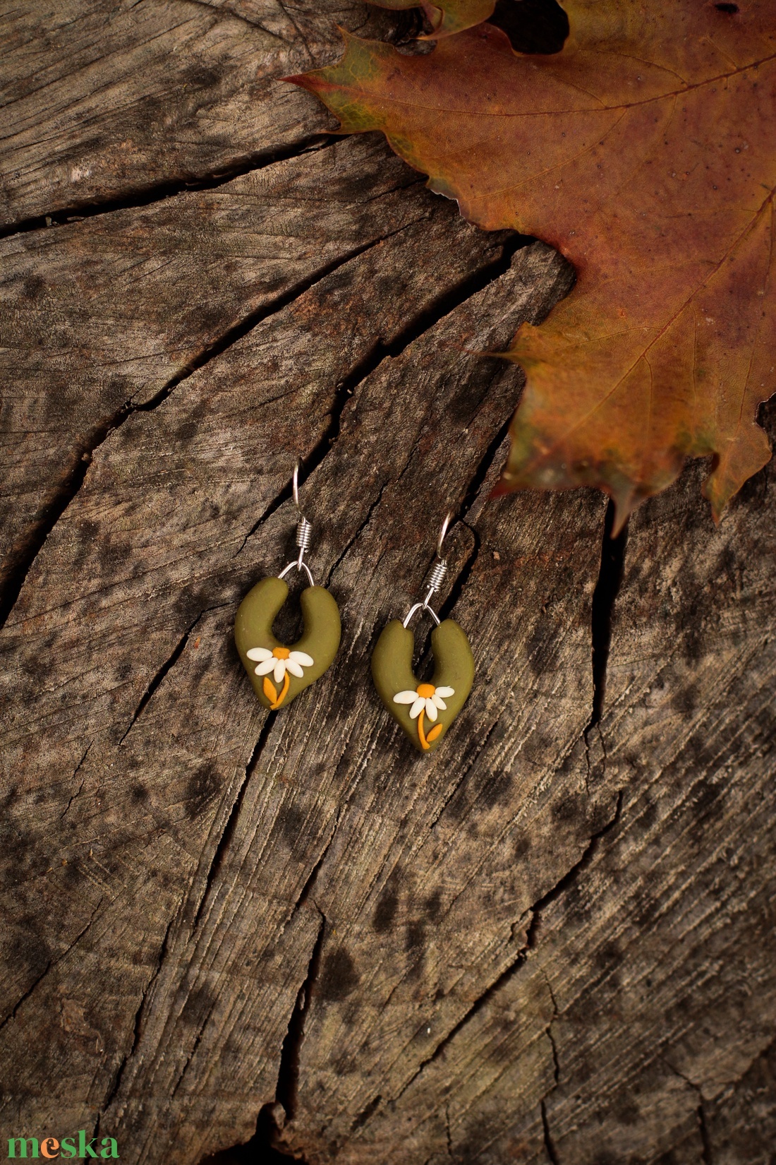 Margaréta virág fülbevaló - ékszer - fülbevaló - lógó fülbevaló - Meska.hu