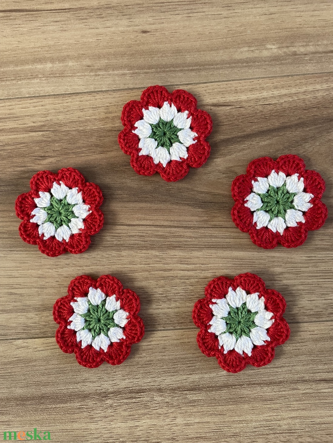 Horgolt kokárda - ékszer - kitűző és bross - Meska.hu