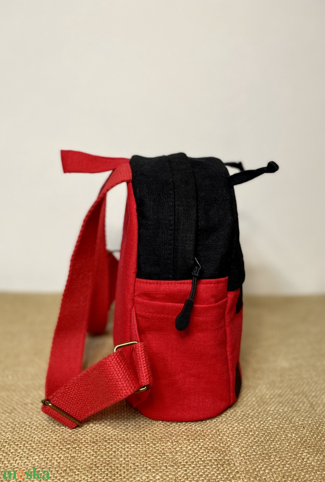Egyedi kis lenvászon hátizsák, kézzel festett pöttyök  - játék & sport - ovis felszerelés - ovis hátizsák - Meska.hu
