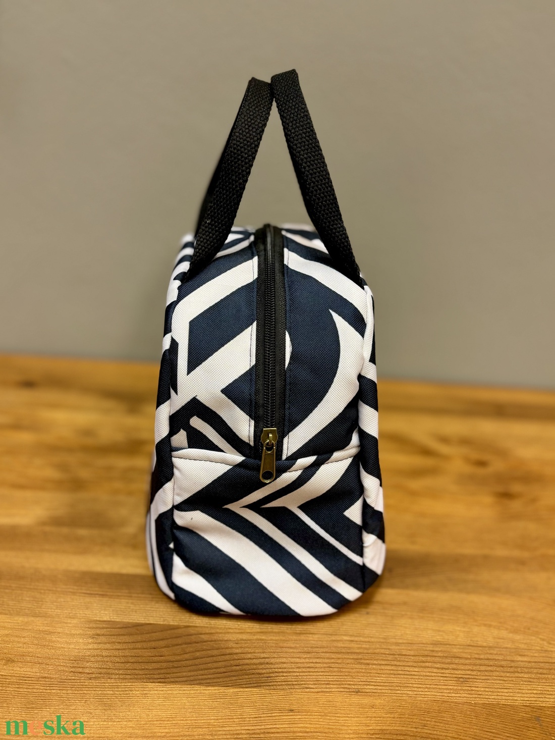 Prémium ételhordó táska (vagy akár neszeszer), piros vízhatlan béléssel - táska & tok - uzsonna- & ebéd tartó - ebéd tasak, doboz - Meska.hu