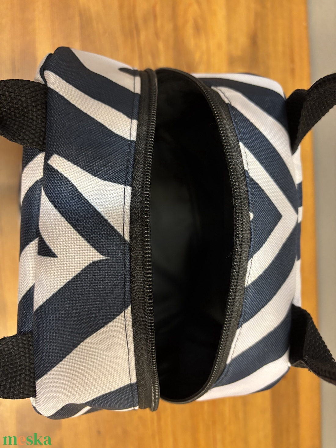 Prémium ételhordó táska (vagy akár neszeszer), piros vízhatlan béléssel - táska & tok - uzsonna- & ebéd tartó - ebéd tasak, doboz - Meska.hu