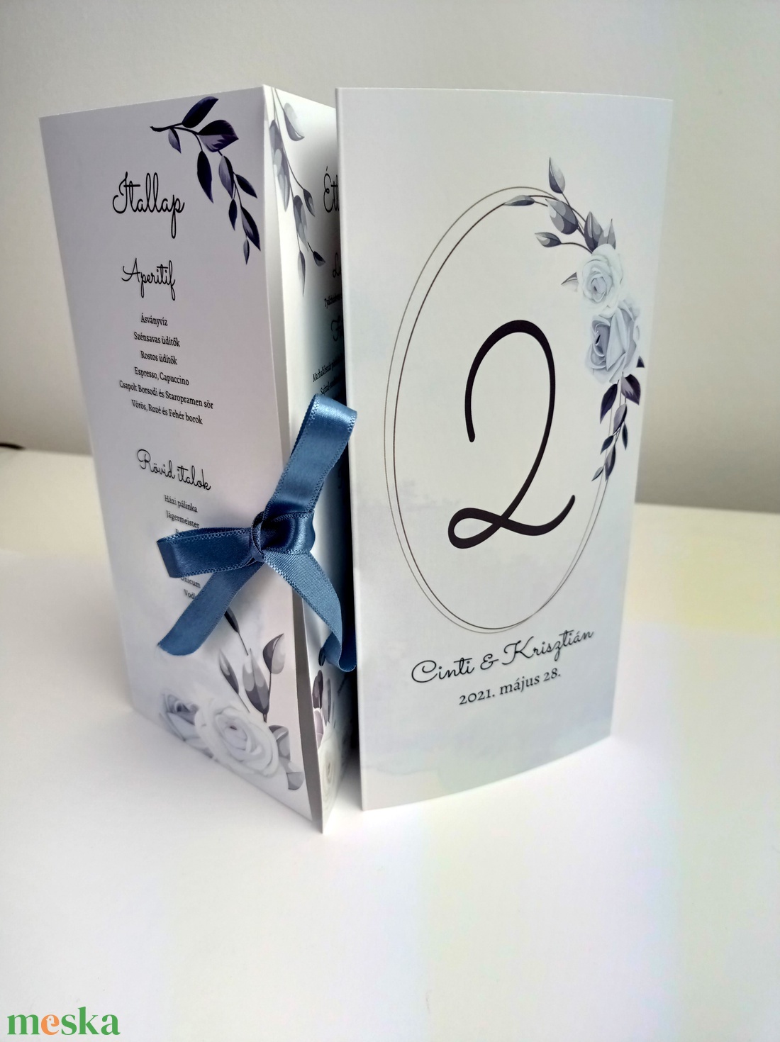 Esküvői menükártya - kék, virágos - esküvő - meghívó & kártya - menü - Meska.hu