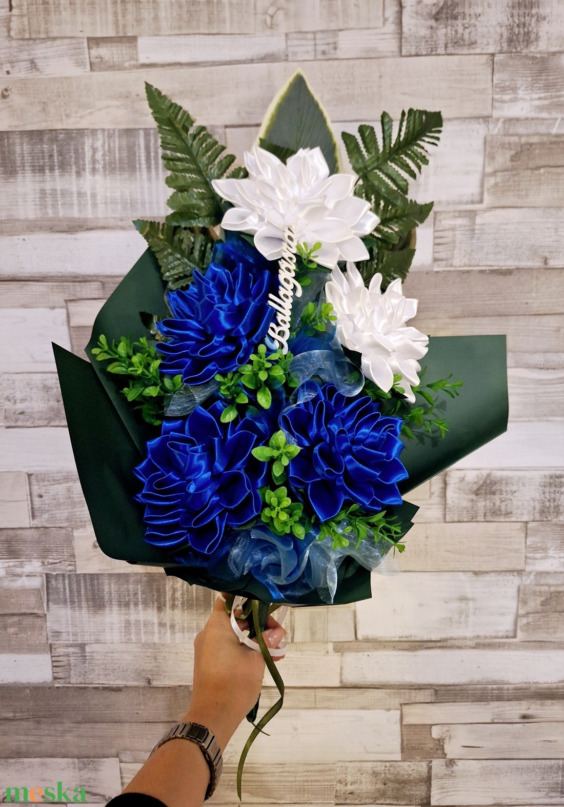 TütüDekor - Kamasz ballagási csokor - Fehér királykék hosszított - otthon & életmód - dekoráció - virágdekoráció - virágdekoráció - Meska.hu