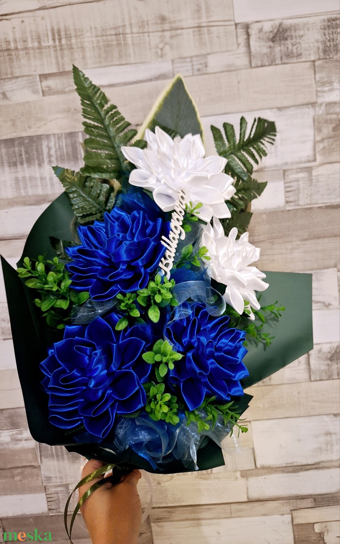 TütüDekor - Kamasz ballagási csokor - Fehér királykék hosszított - otthon & életmód - dekoráció - virágdekoráció - virágdekoráció - Meska.hu