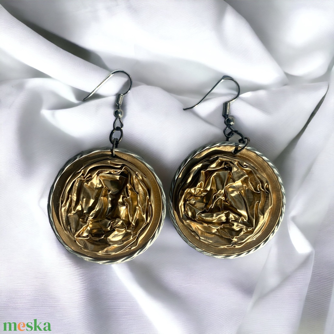 53. Aranyszínű egyedi fülbevaló újrahasznosított Nespresso kapszulából - ékszer - fülbevaló - lógós kerek fülbevaló - Meska.hu