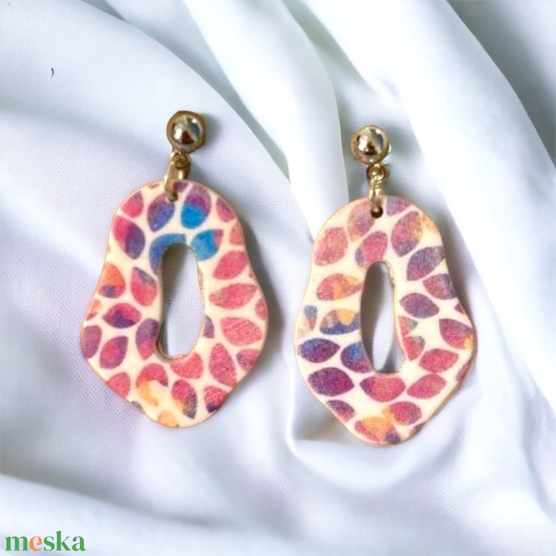 176. Sárgás-kékes-lilás színes virágszirmok kombinációja, különleges alakú fülbevaló - ékszer - fülbevaló - lógó fülbevaló - Meska.hu