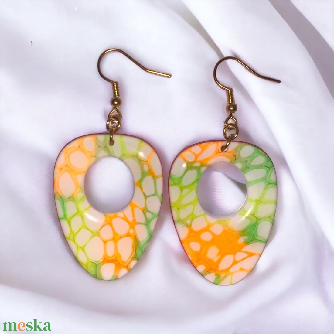 170. Neonszínű különleges alakú fülbevaló - ékszer - fülbevaló - lógós kerek fülbevaló - Meska.hu