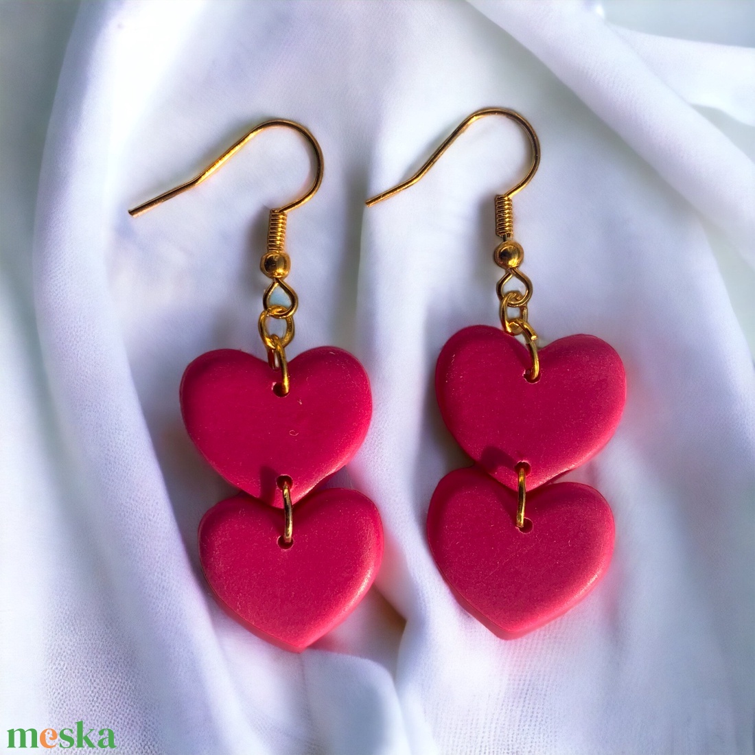 Két kis szívből álló romantikus fülbevaló - ékszer - fülbevaló - lógó fülbevaló - Meska.hu