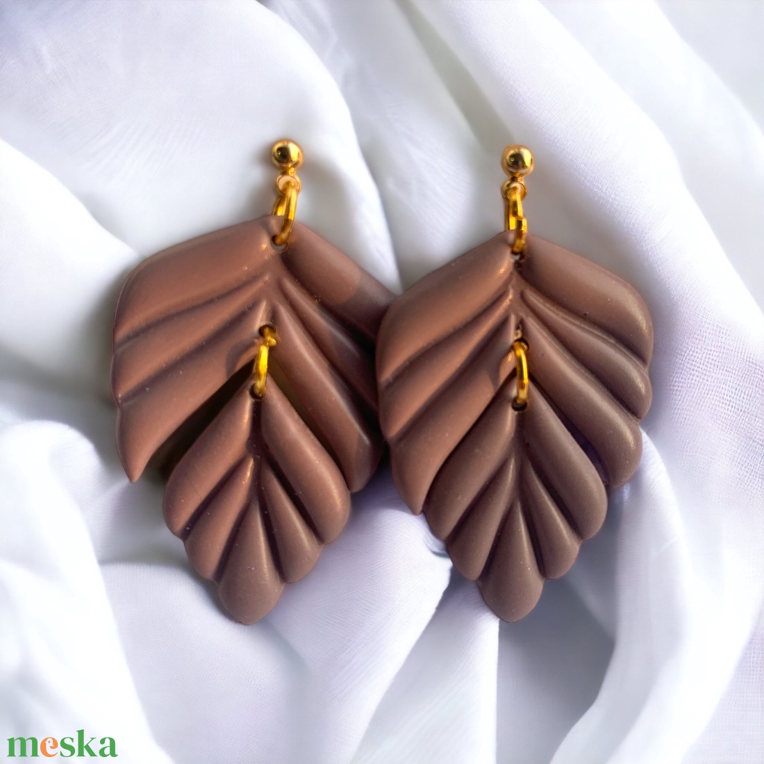 139. Világosbarna levélalakú kétrészes elegáns matt fülbevaló - ékszer - fülbevaló - lógó fülbevaló - Meska.hu