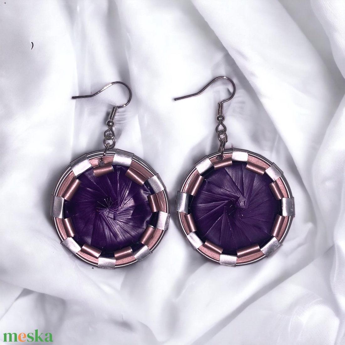 40. Lila és pezsgő mintás Nespresso kapszulából készült kerek fülbevaló  - ékszer - fülbevaló - lógós kerek fülbevaló - Meska.hu