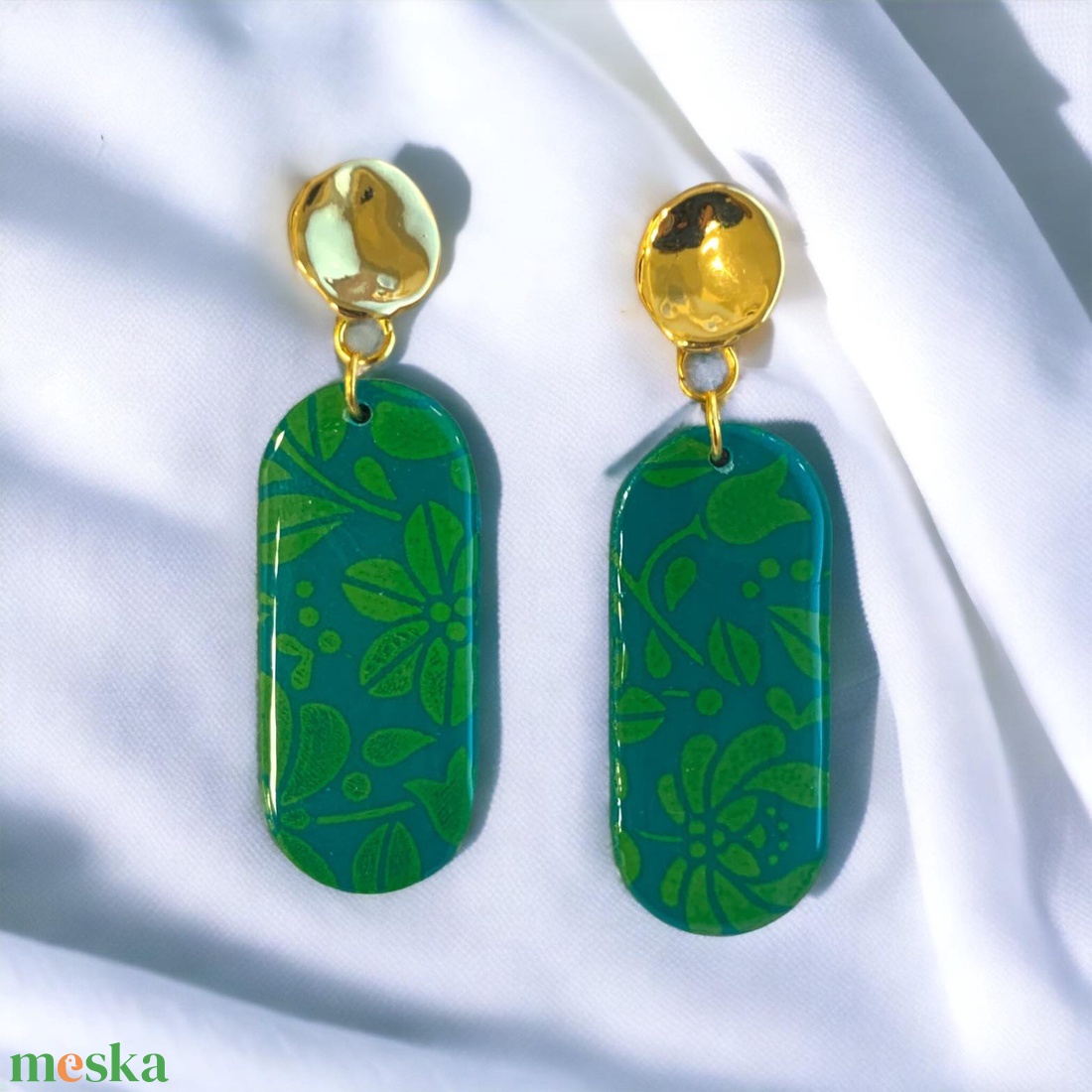 154. Zöld kalocsai mintás hosszúkás fülbevaló - ékszer - fülbevaló - lógó fülbevaló - Meska.hu