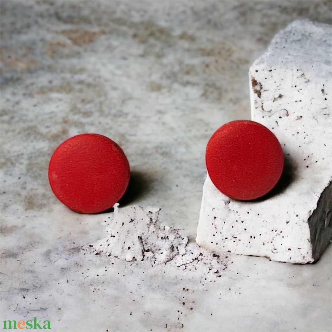 Piros bedugós pötty fülbevaló - ékszer - fülbevaló - pötty fülbevaló - Meska.hu