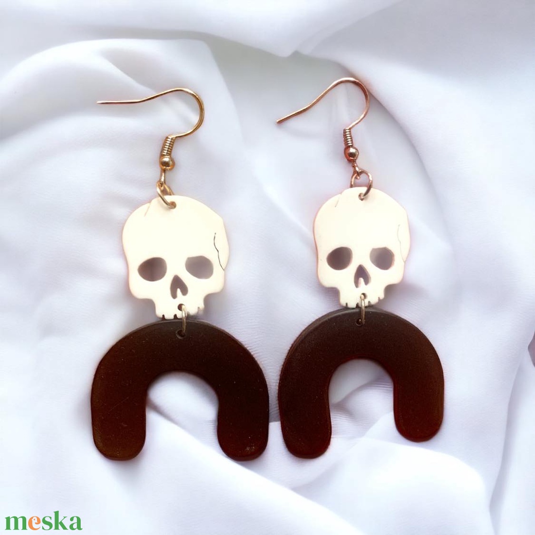 30. Fekete koponyás Halloweeni fülbevaló - ékszer - fülbevaló - lógó fülbevaló - Meska.hu