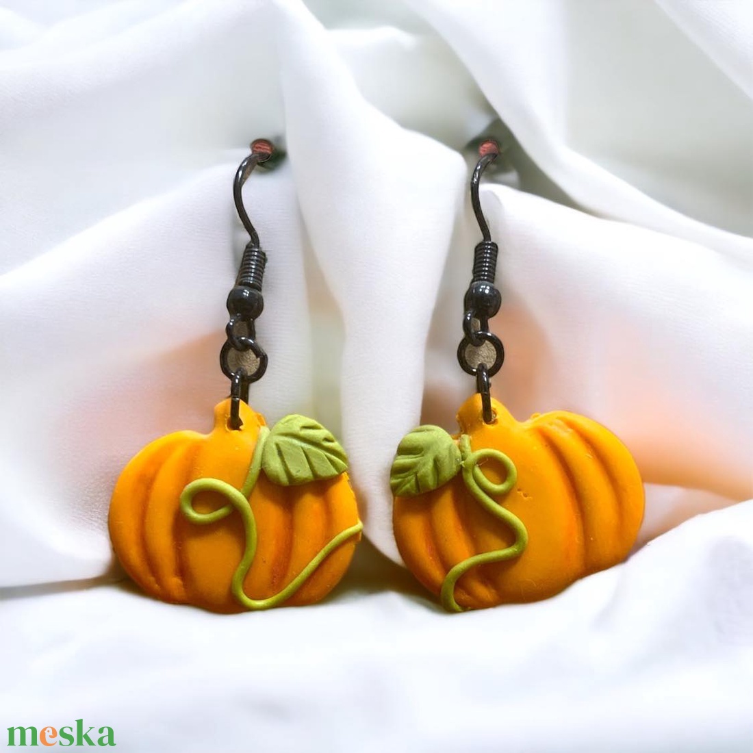 28. Halloween tökök levéllel fülbevaló - ékszer - fülbevaló - lógó fülbevaló - Meska.hu