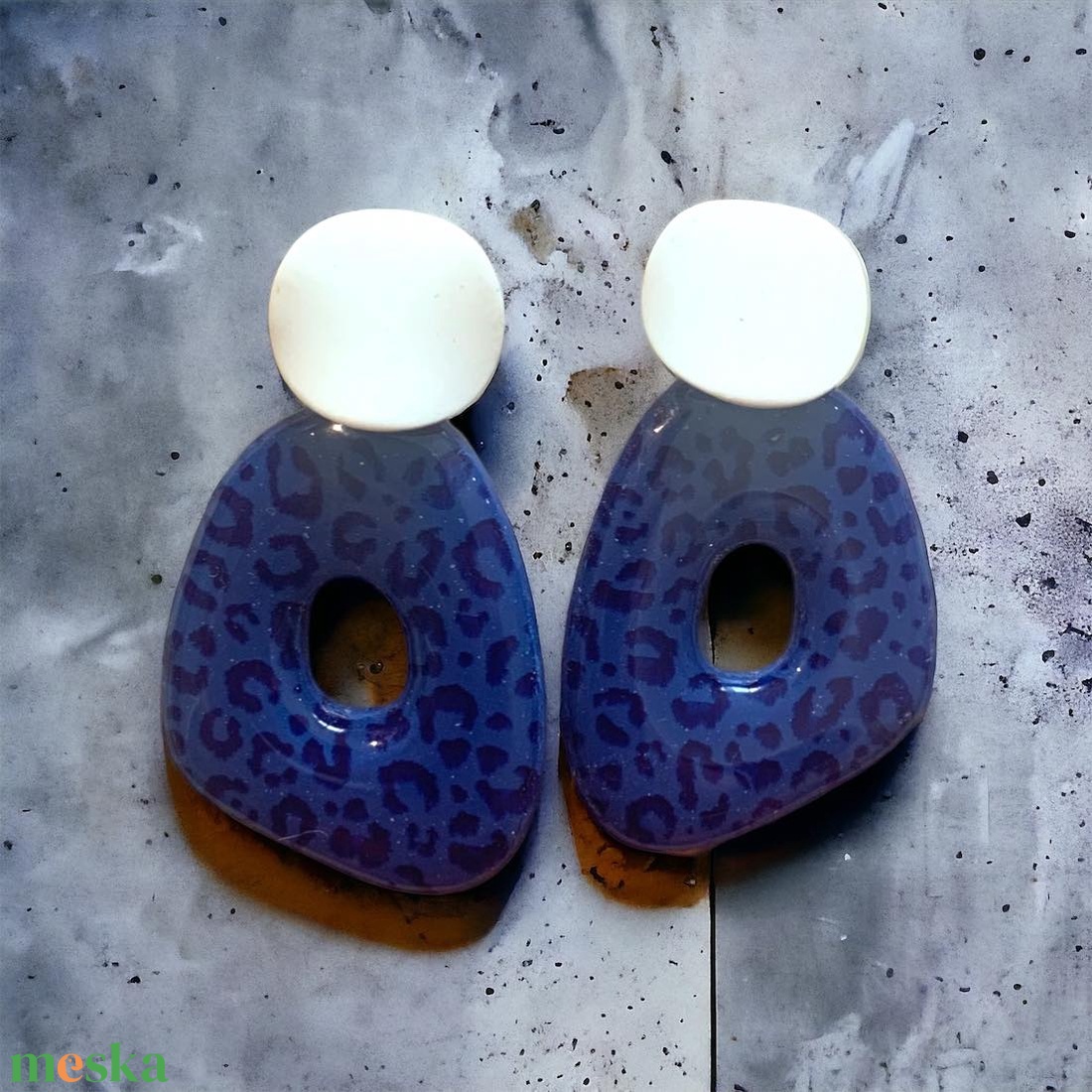 259. Sötétkék leopárdmintás fülbevaló - ékszer - fülbevaló - lógó fülbevaló - Meska.hu