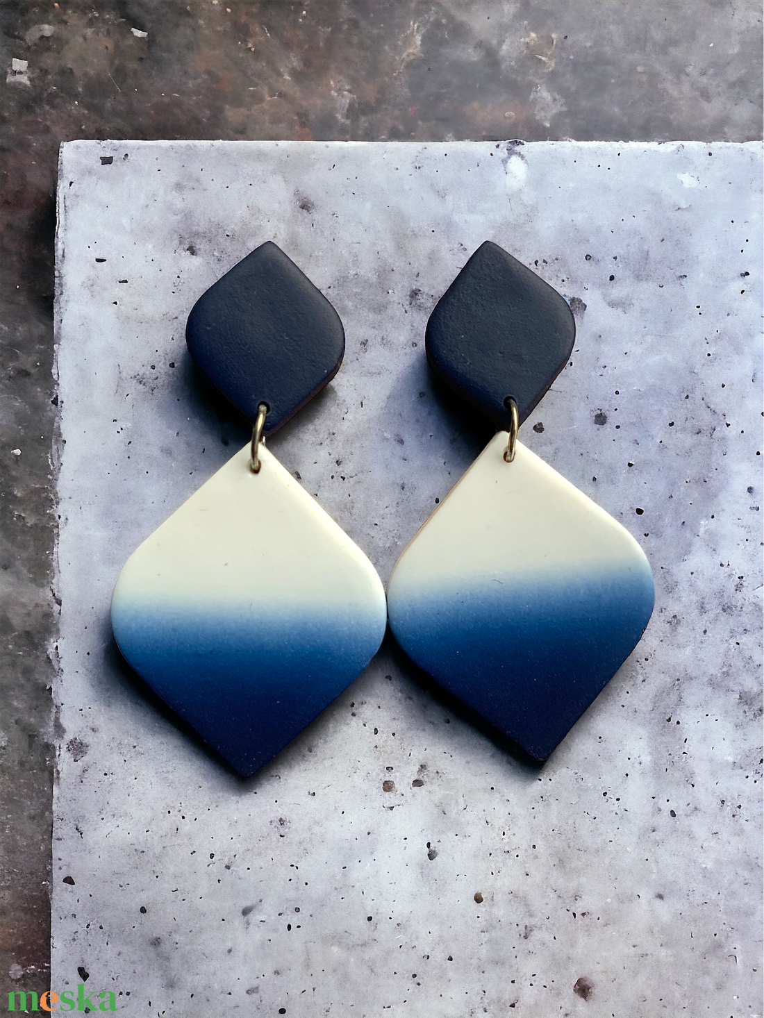 267. Kék-fehér színátmenetes fülbevaló - ékszer - fülbevaló - lógó fülbevaló - Meska.hu