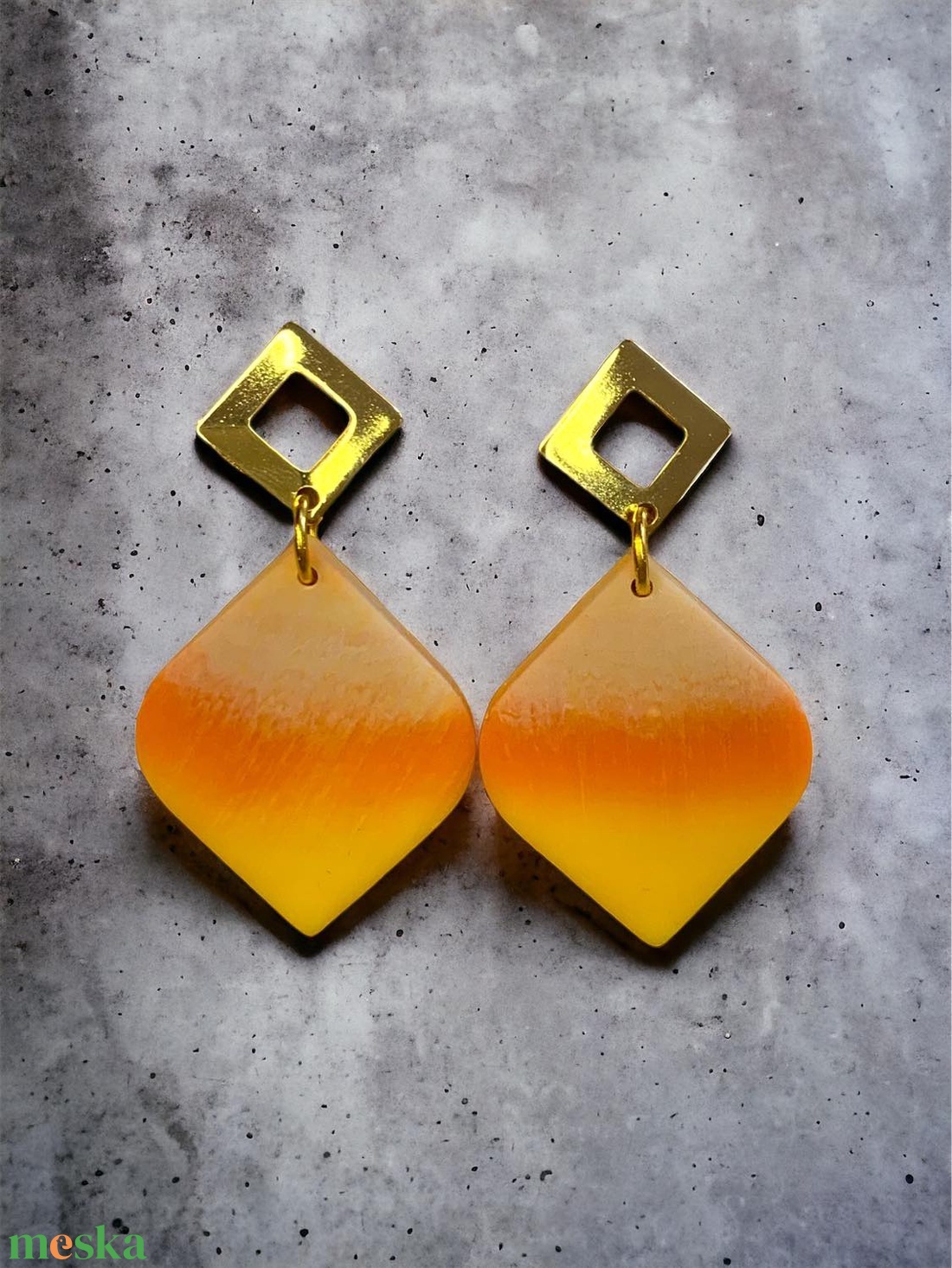 290. Sárgás színátmenetes fülbevaló süthető gyurmából - ékszer - fülbevaló - lógó fülbevaló - Meska.hu