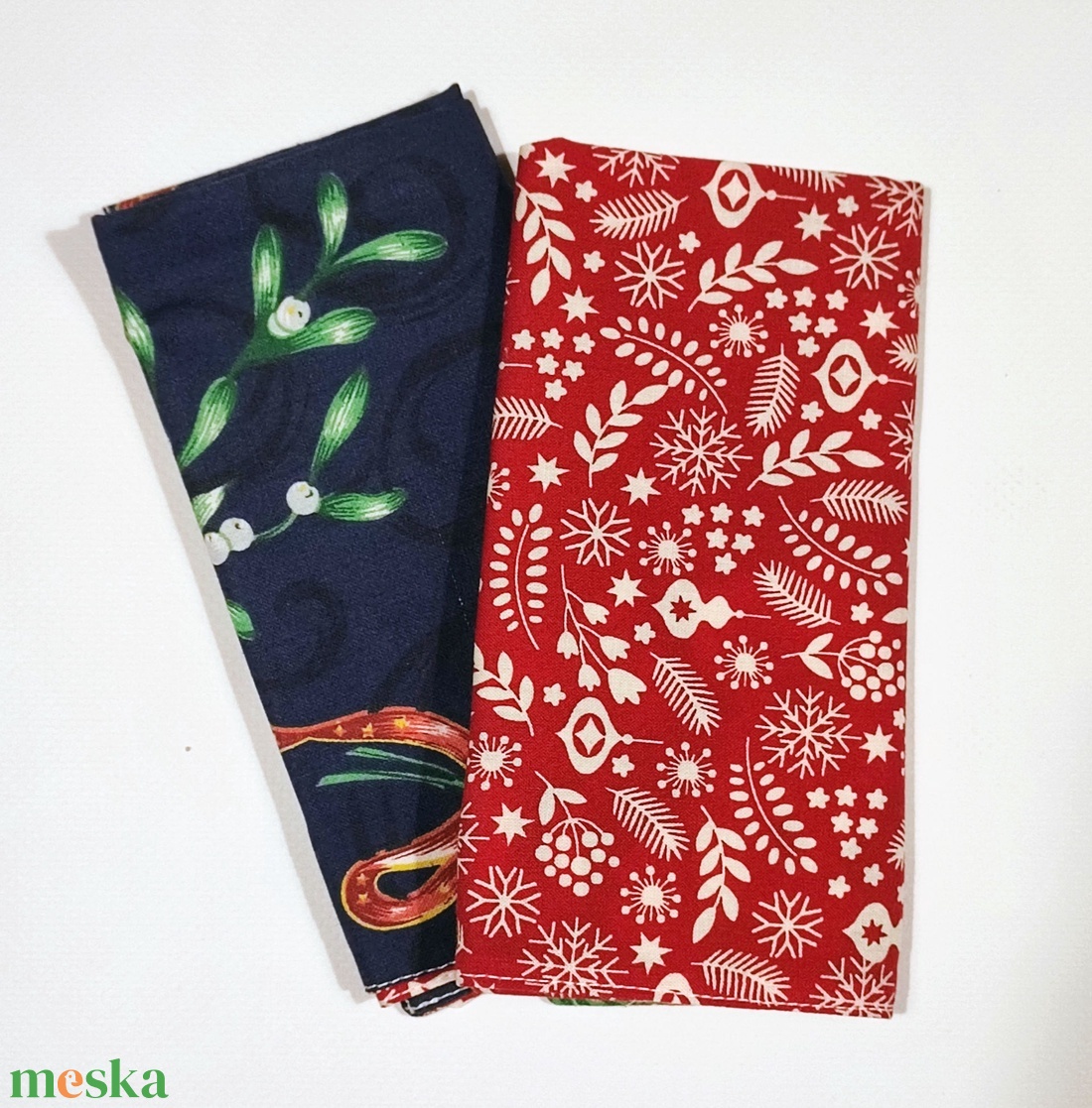 Kétoldalas karácsonyi szalvéta: piros-kék/ 2 db - karácsony - karácsonyi lakásdekoráció - ünnepi asztaldekoráció - Meska.hu