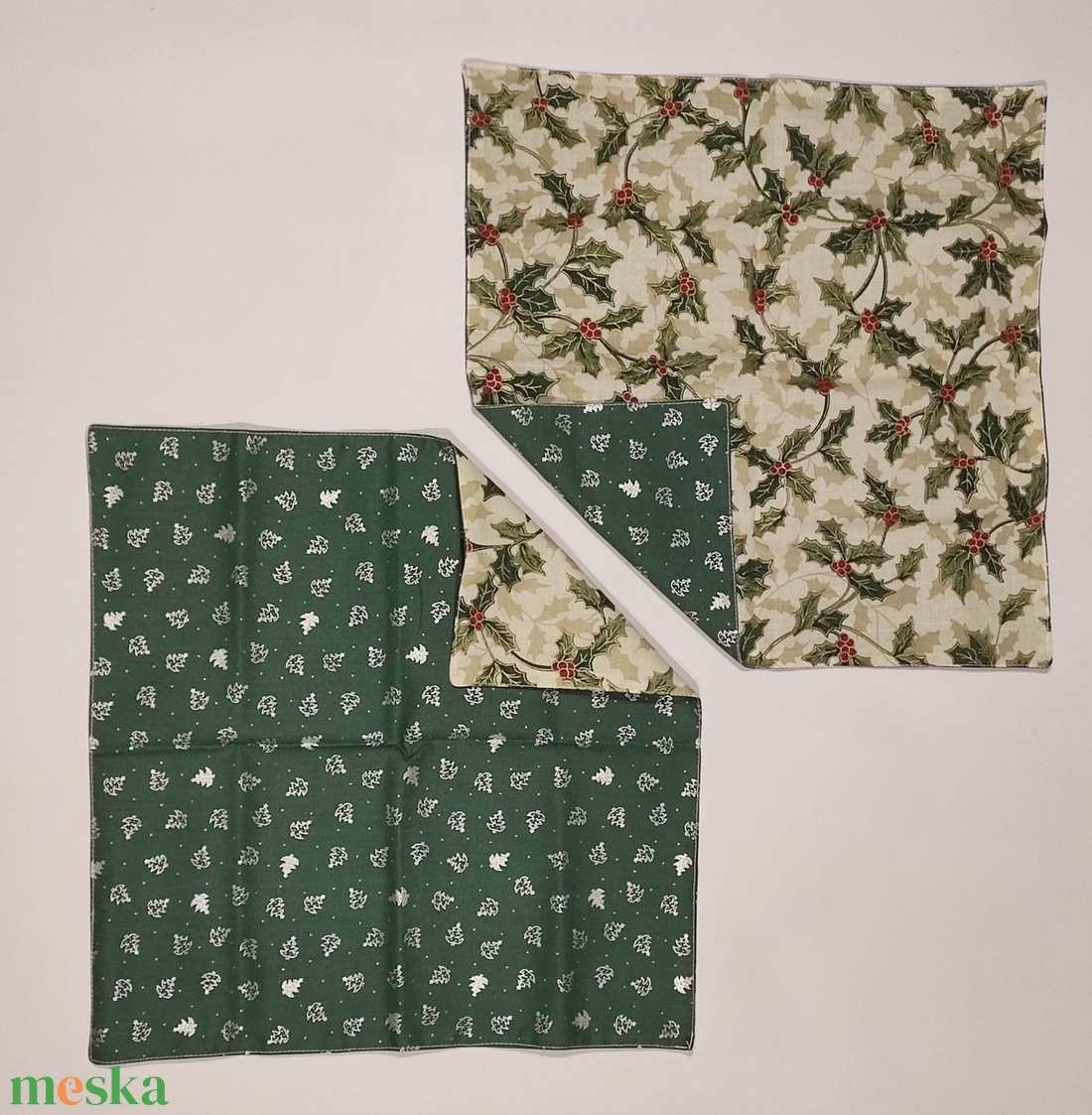 Kétoldalas karácsonyi szalvéta: zöld-bézs/ 2 db - karácsony - karácsonyi lakásdekoráció - ünnepi asztaldekoráció - Meska.hu