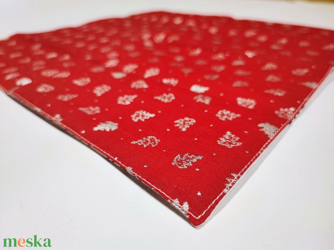 Kétoldalas karácsonyi szalvéta: fehér-ezüst -piros/ 2 db - karácsony - karácsonyi lakásdekoráció - ünnepi asztaldekoráció - Meska.hu