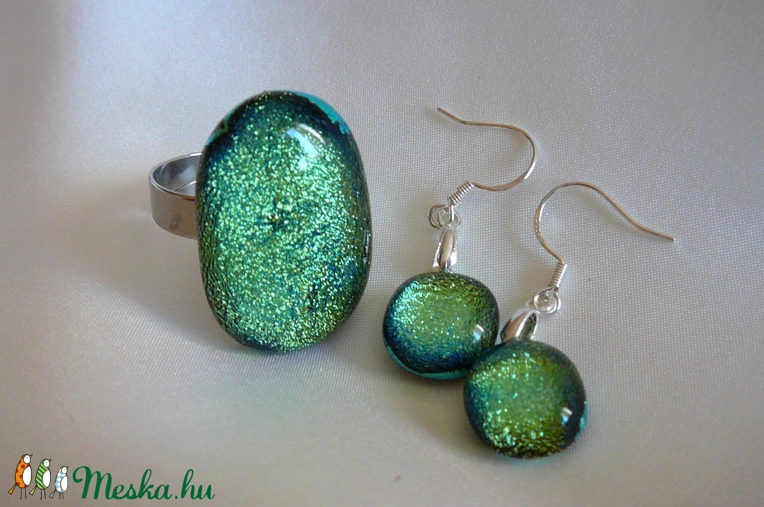 Dichroic gyürű, fülivel - ékszer - ékszerszett - Meska.hu