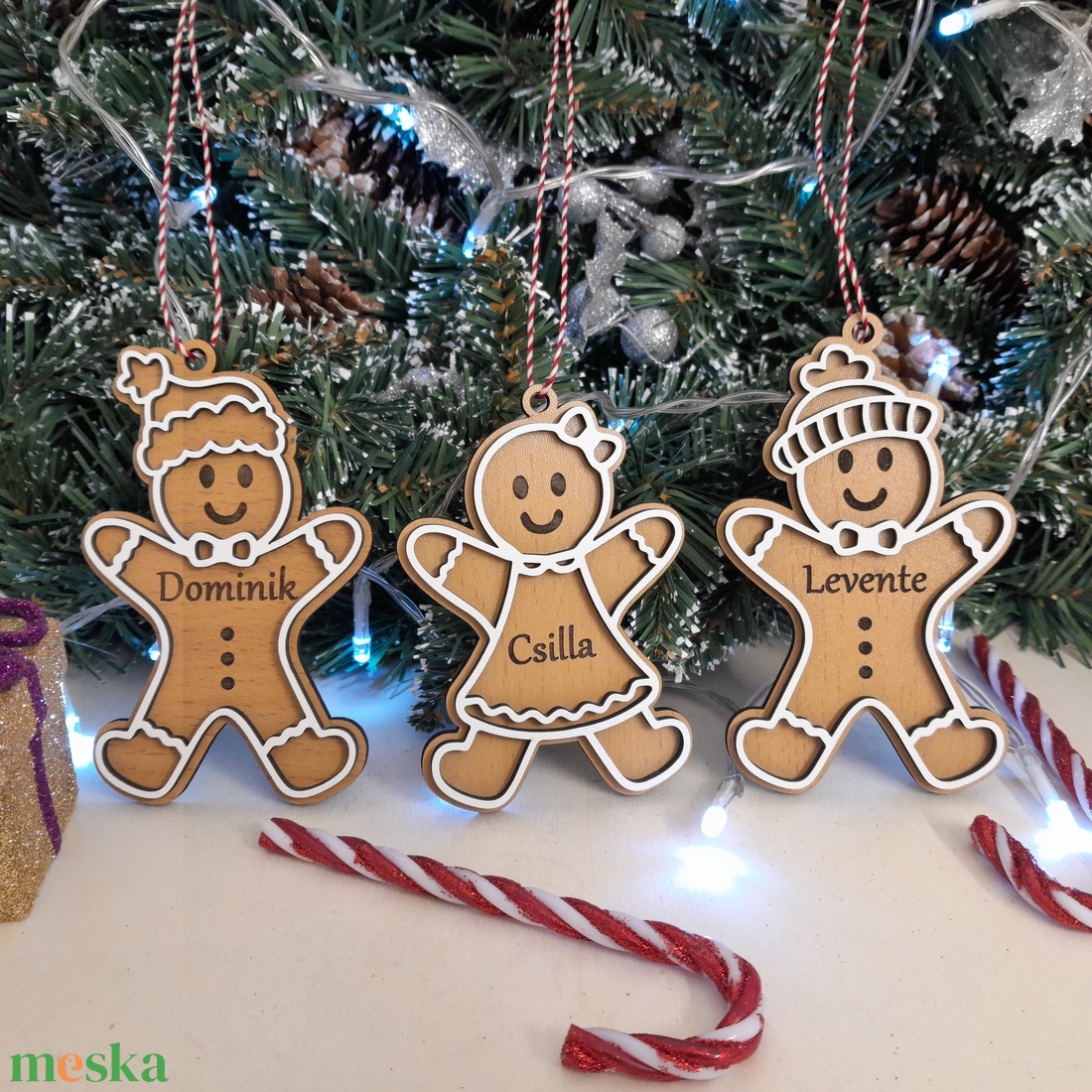 Mézeskalács karácsonyfadíszek névvel! - karácsony - karácsonyi lakásdekoráció - karácsonyfadíszek - Meska.hu